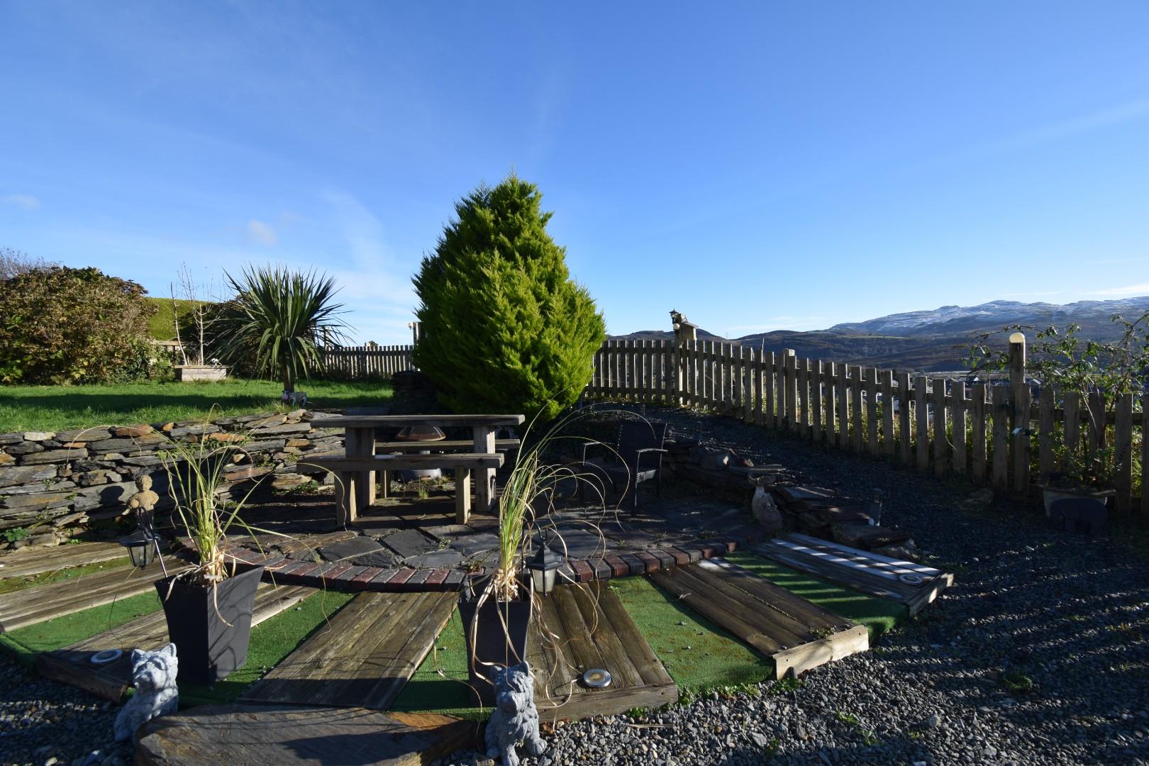 Pation & Mountain Views.JPG